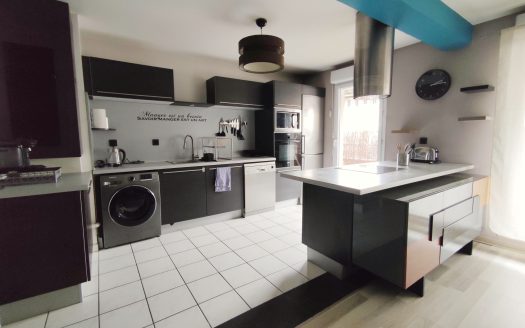 T4 meublé tout confort avec terrasses, garage et clim